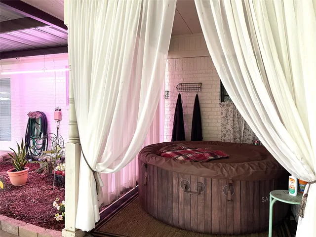 $370,000 | 403 North Hall Street, Fairfield, TX 75840