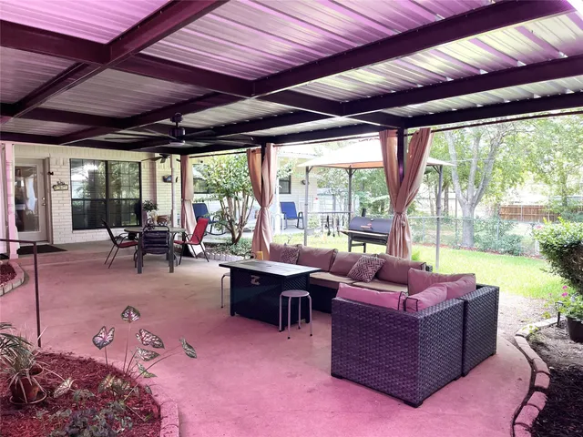 $370,000 | 403 North Hall Street, Fairfield, TX 75840