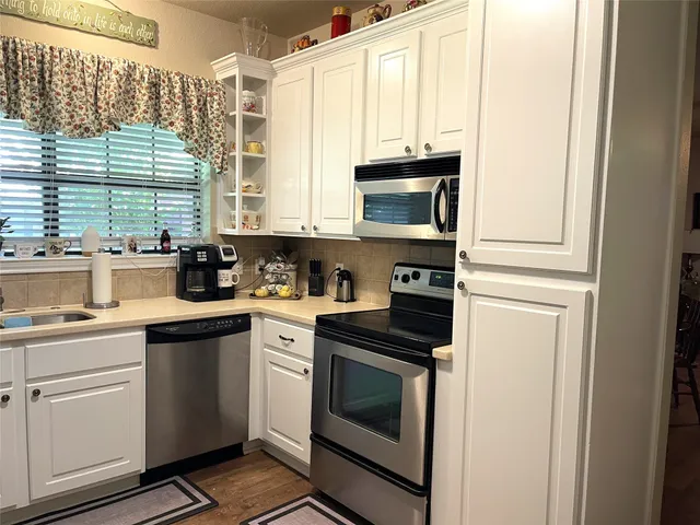 $370,000 | 403 North Hall Street, Fairfield, TX 75840