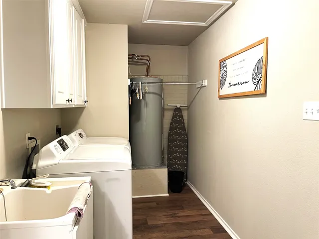 $370,000 | 403 North Hall Street, Fairfield, TX 75840