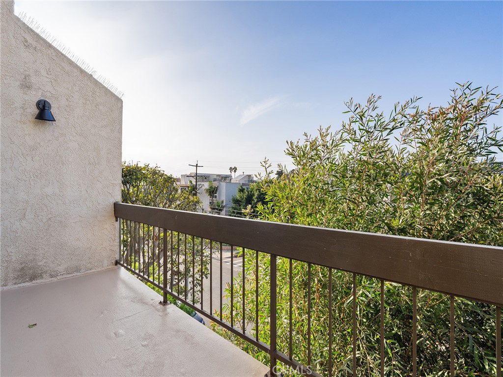 8180 Manitoba Street, Unit 302 Playa del Rey, CA 90293 - Photo 17 of 31