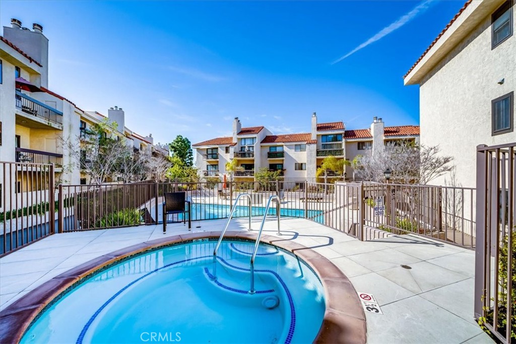 8180 Manitoba Street, Unit 302 Playa del Rey, CA 90293 - Photo 21 of 31 a view of a balcony with a patio