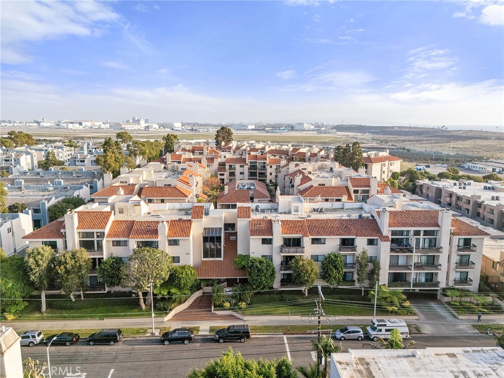 8180 Manitoba Street, Unit 302 Playa del Rey, CA 90293 - Photo 25 of 31 a view of city with tall buildings