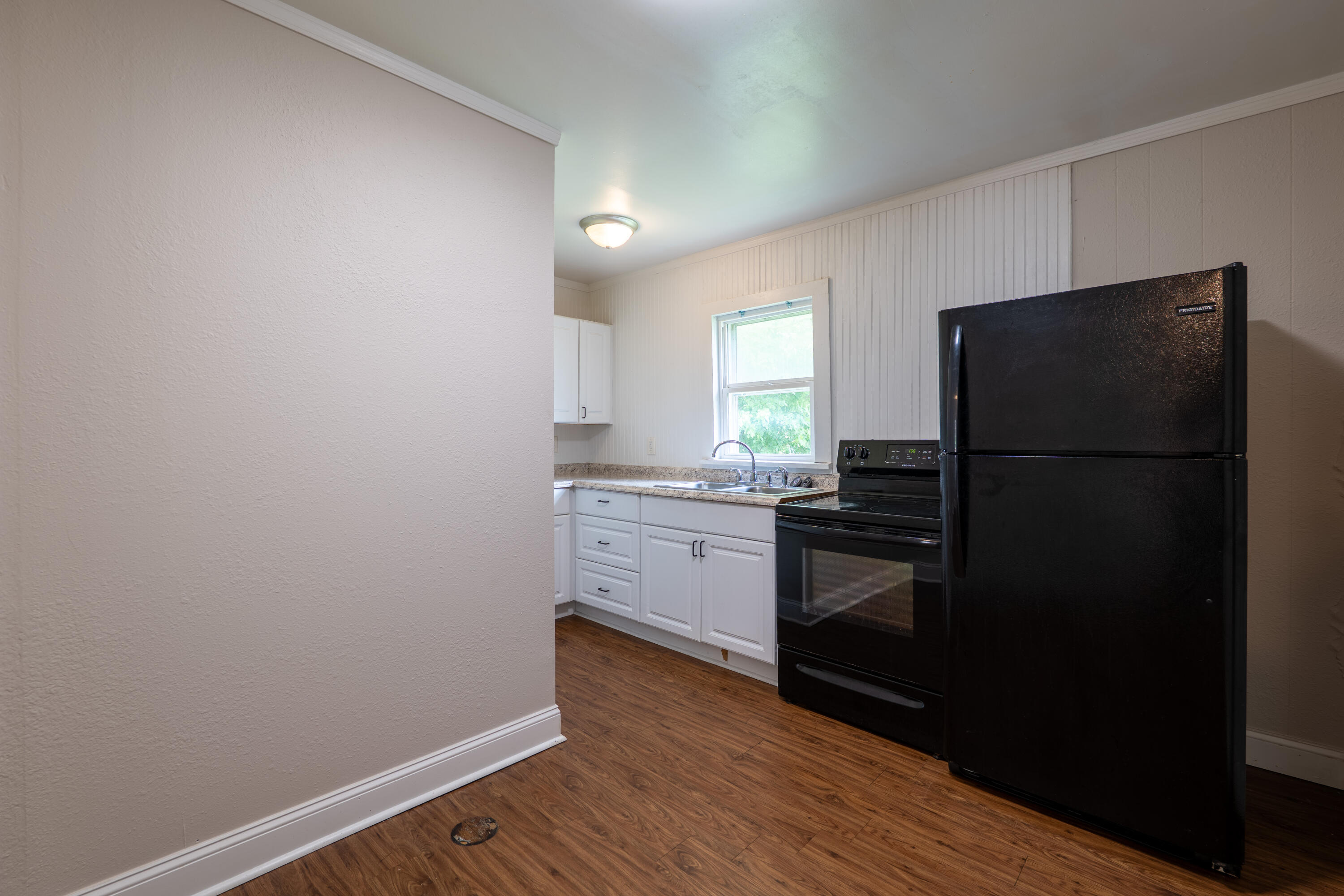 829 West Pershing Street Springfield, MO 65806 - Photo 8 of 39 829 W Pershing-3