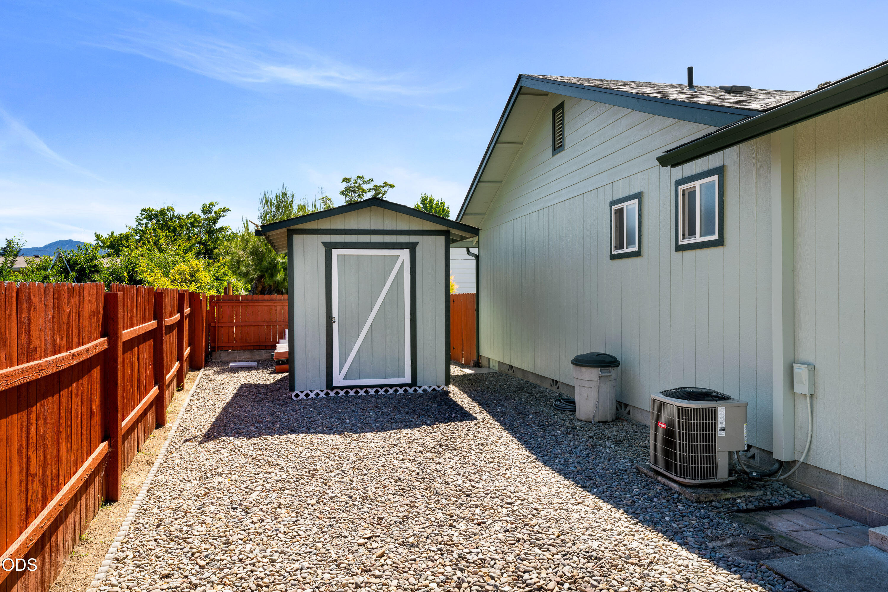 1445 Southwest Silver Maple Way Grants Pass, OR 97526 - Photo 26 of 29