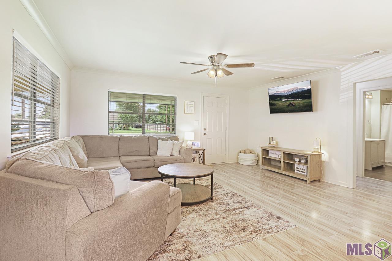 40490 Barden Road Gonzales, LA 70737 - Photo 5 of 18 Gallery Image 5