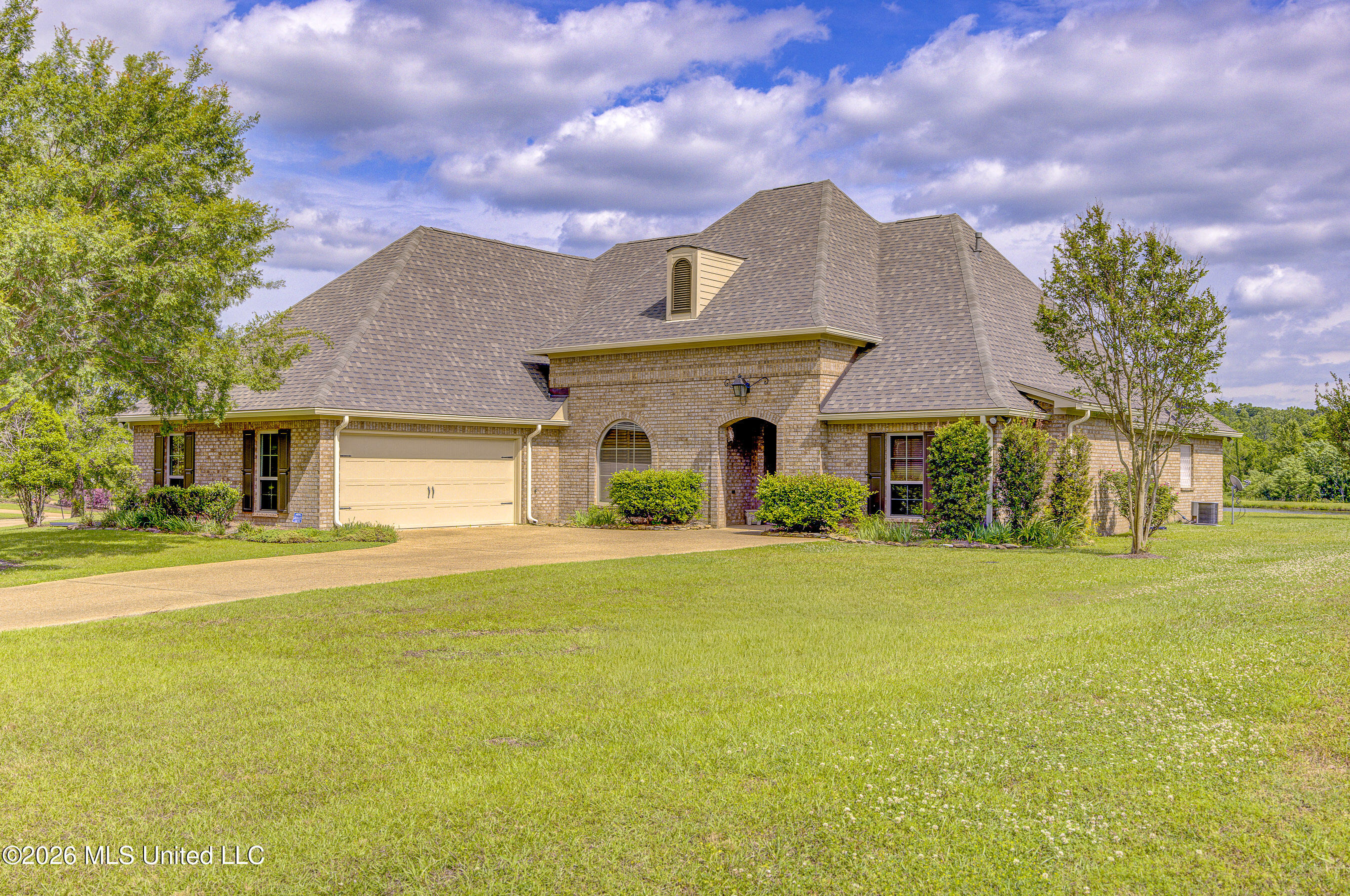 219 Madison Ridge Road Vicksburg, MS 39180 - Photo 2 of 29 Main View 1