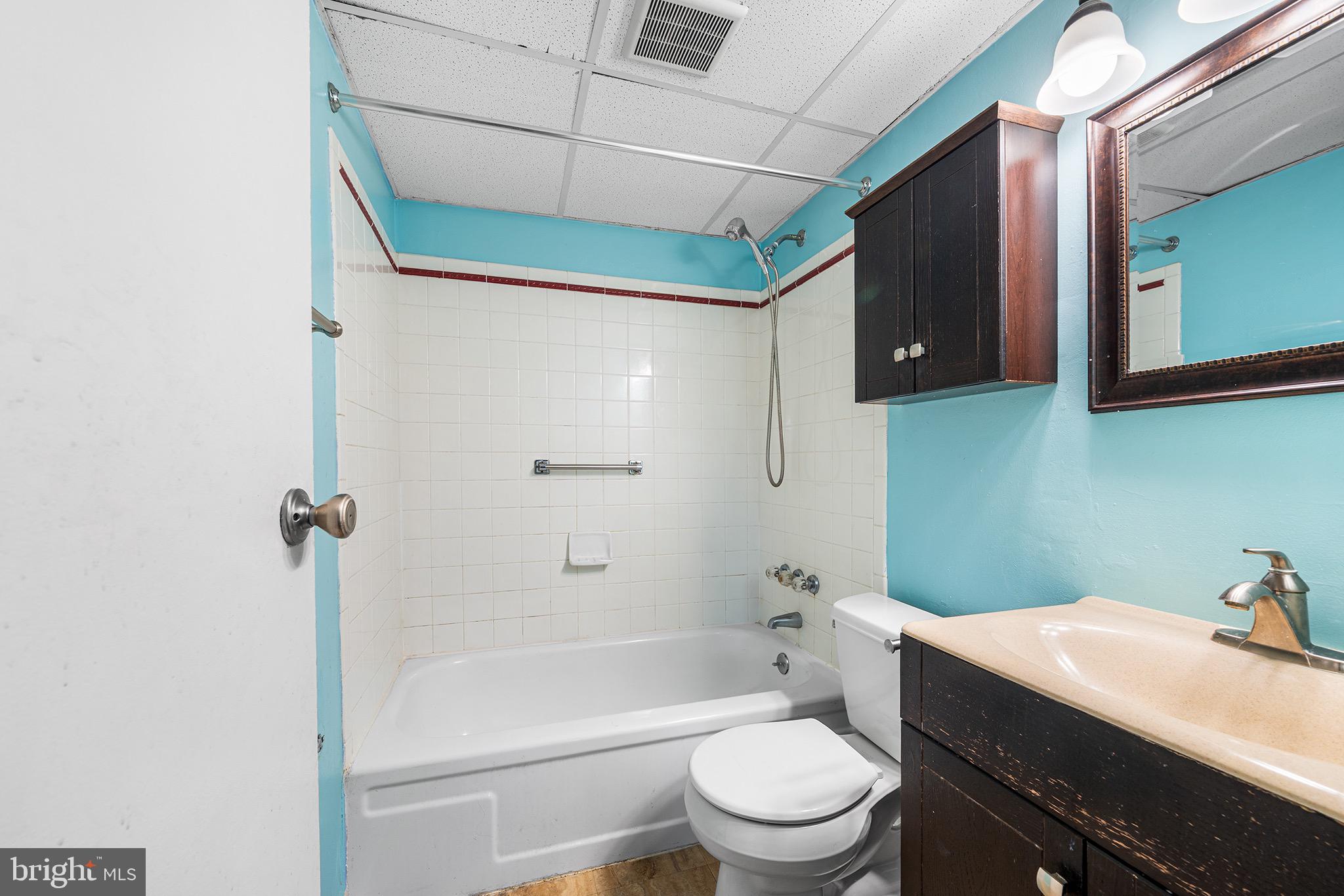 400 Glendale Road, Unit K52 Havertown, PA 19083 - Photo 12 of 18 a bathroom with a sink a toilet and shower