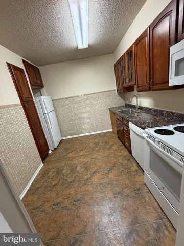 $1,400 | 400 Glendale Road, Unit K52, Havertown, PA 19083