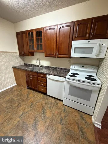 $1,400 | 400 Glendale Road, Unit K52, Havertown, PA 19083