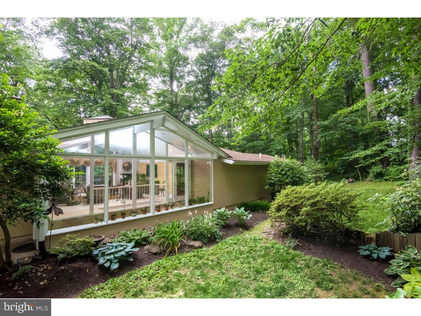 965 Dale Road Jenkintown, PA 19046 - Photo 1 of 25 Front Yard