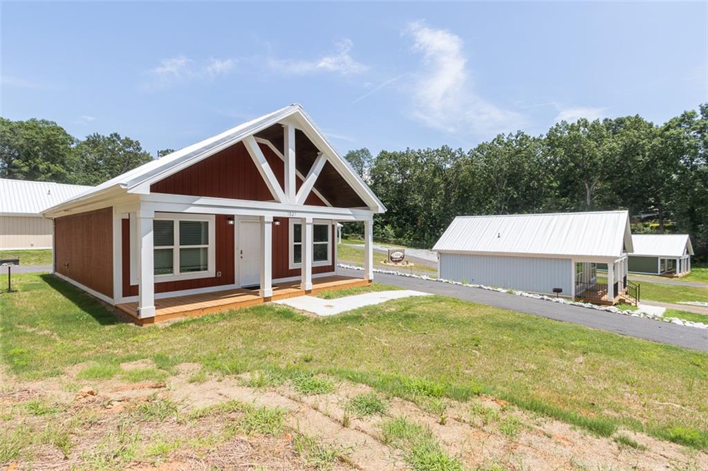 1027 Smyzer Road Townville, SC 29689 - Photo 2 of 15