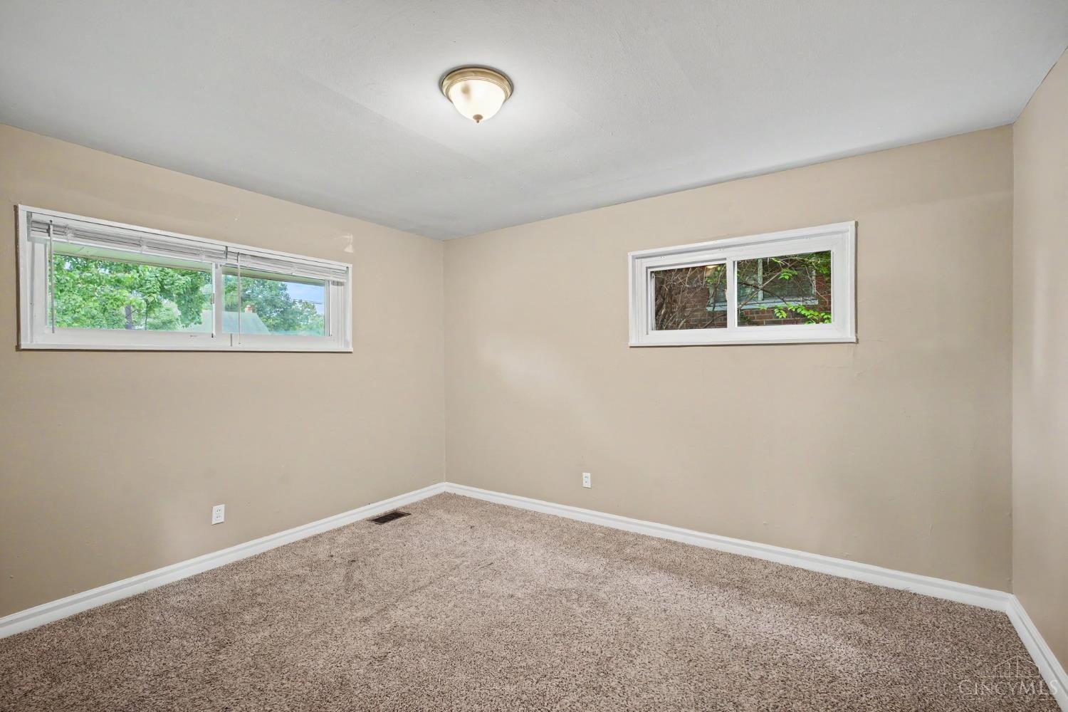 8633 Daly Road Cincinnati, OH 45231 - Photo 7 of 15 Gallery Image 7