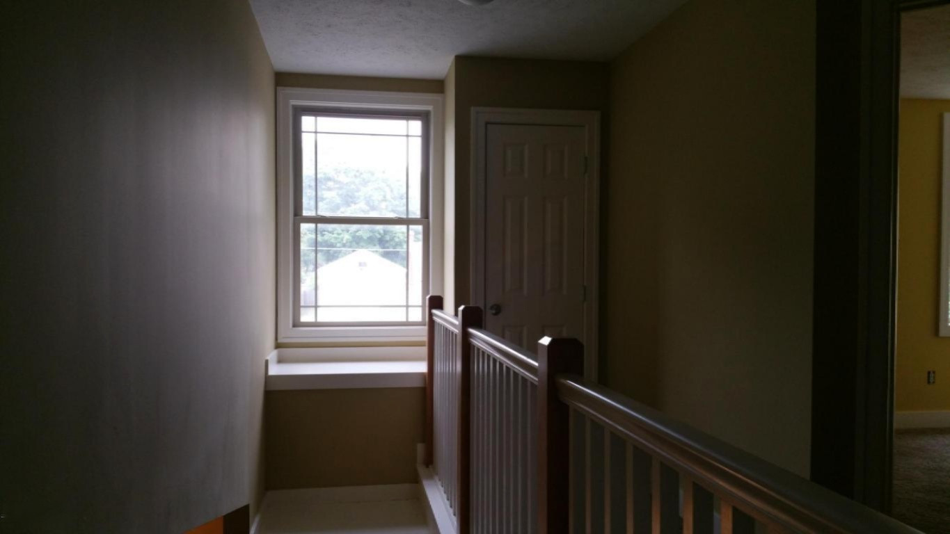 914 Bowes Road, Unit 2 Lowell, MI 49331 - Photo 6 of 10 914 Hallway