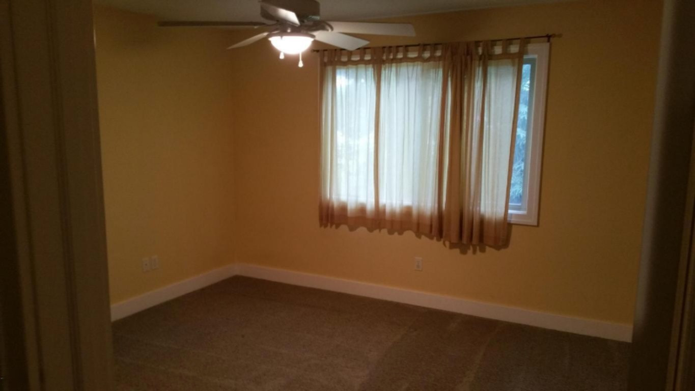 914 Bowes Road, Unit 2 Lowell, MI 49331 - Photo 8 of 10 914 Bedroom