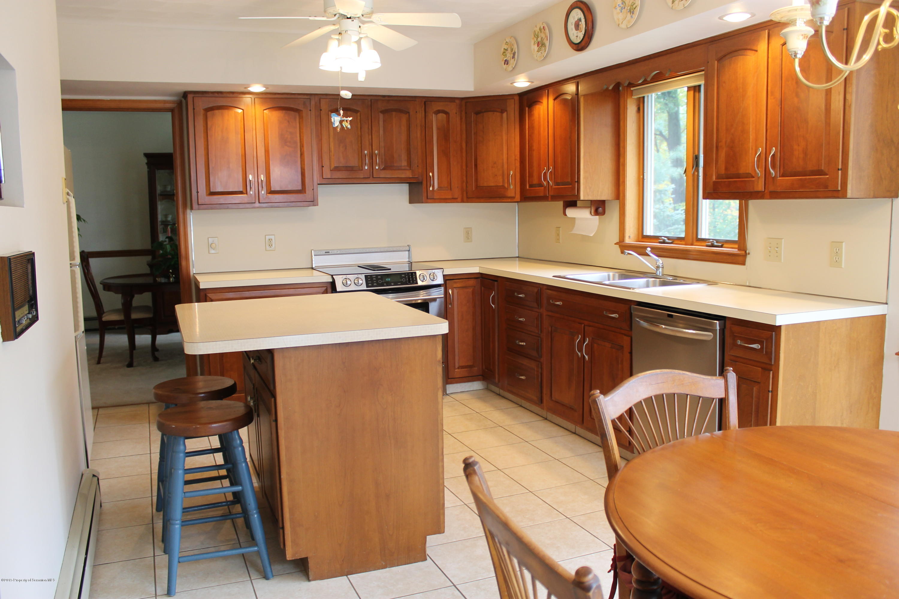 1304 Oakmont Road Clarks Summit, PA 18411 - Photo 8 of 28 Gallery Image 8