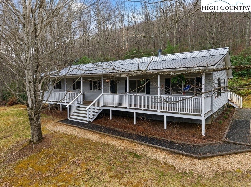 146 Grandpas Farm Road Fleetwood, NC 28626 - Photo 1 of 40