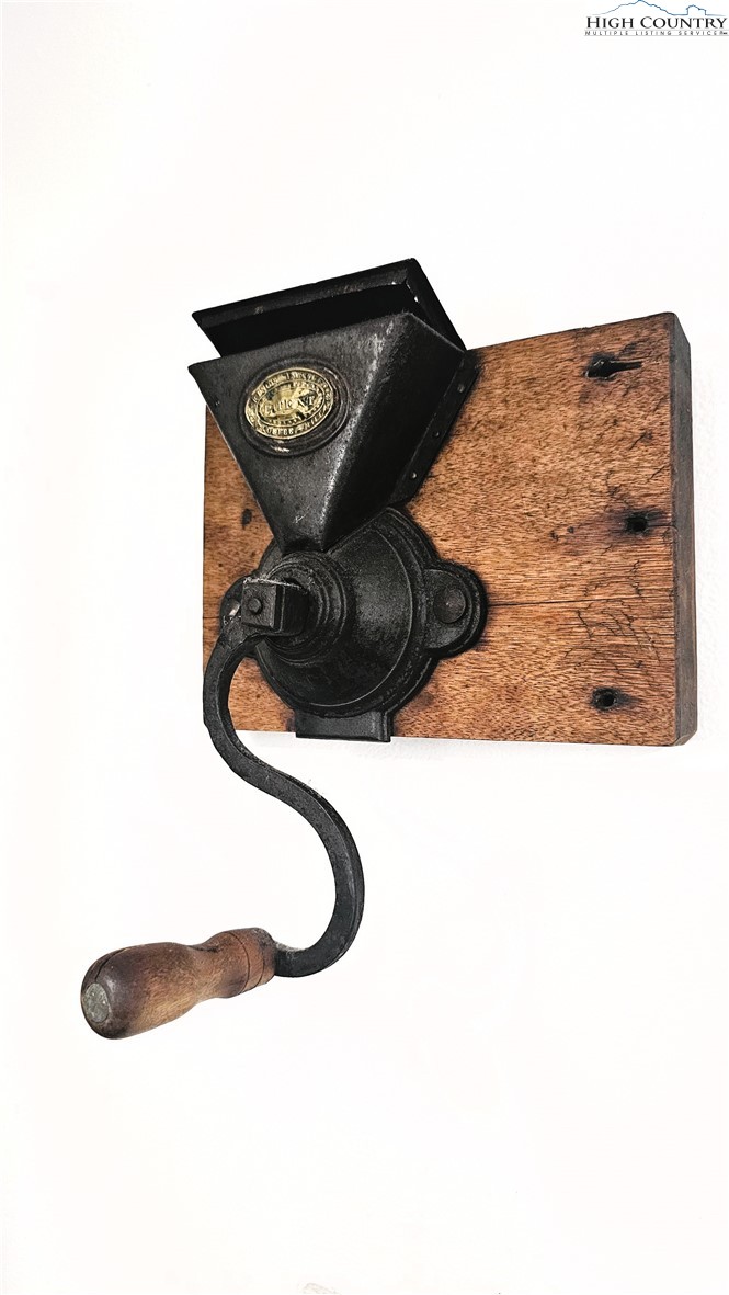 146 Grandpas Farm Road Fleetwood, NC 28626 - Photo 17 of 40