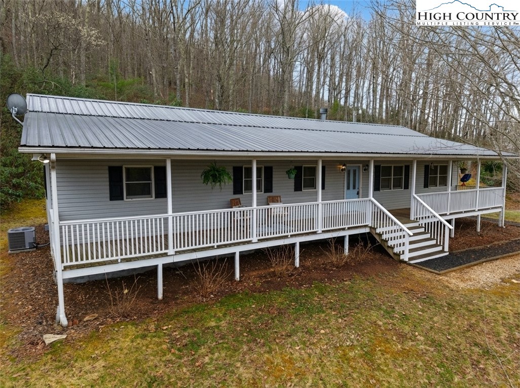 146 Grandpas Farm Road Fleetwood, NC 28626 - Photo 2 of 40