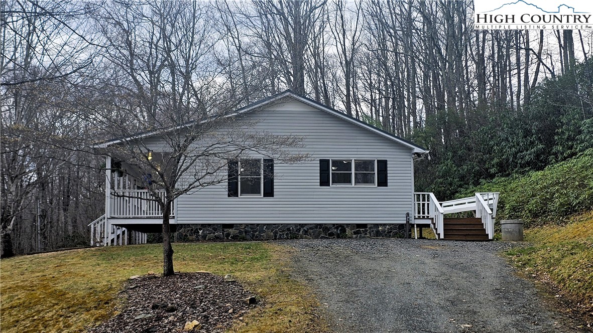 146 Grandpas Farm Road Fleetwood, NC 28626 - Photo 37 of 40