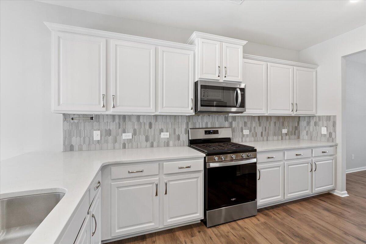 525 Purple Finch Road Summerville, SC 29486 - Photo 5 of 28 Kitchen