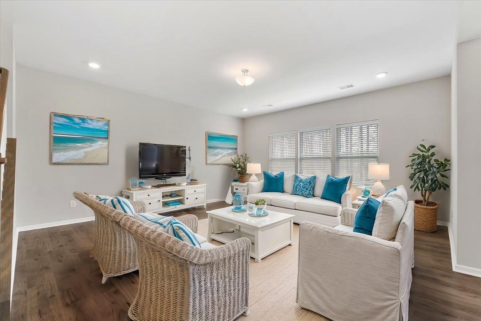 525 Purple Finch Road Summerville, SC 29486 - Photo 10 of 28 Living Staged