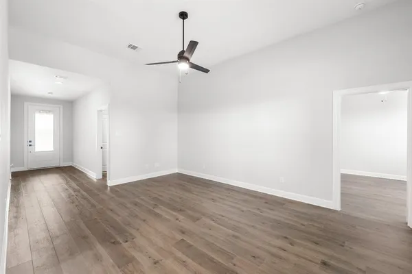 $2,210 | 305 Magnolia Boulevard, Hutchins, TX 75141