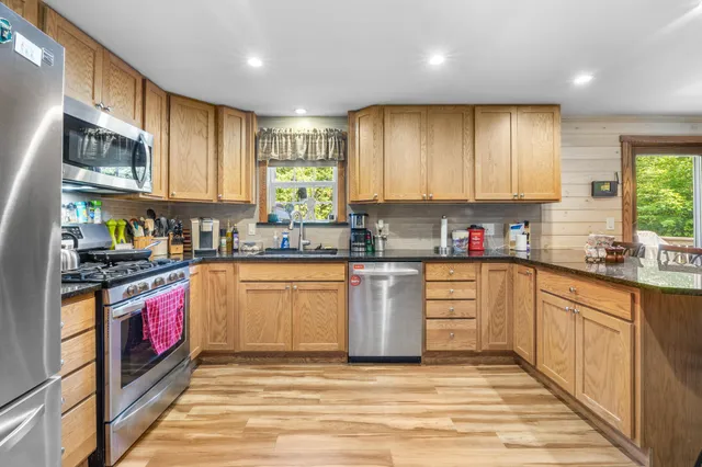 $374,500 | 6 Hurds Corner Road, Palmyra, ME 04965