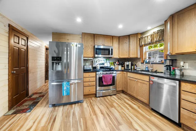 $374,500 | 6 Hurds Corner Road, Palmyra, ME 04965