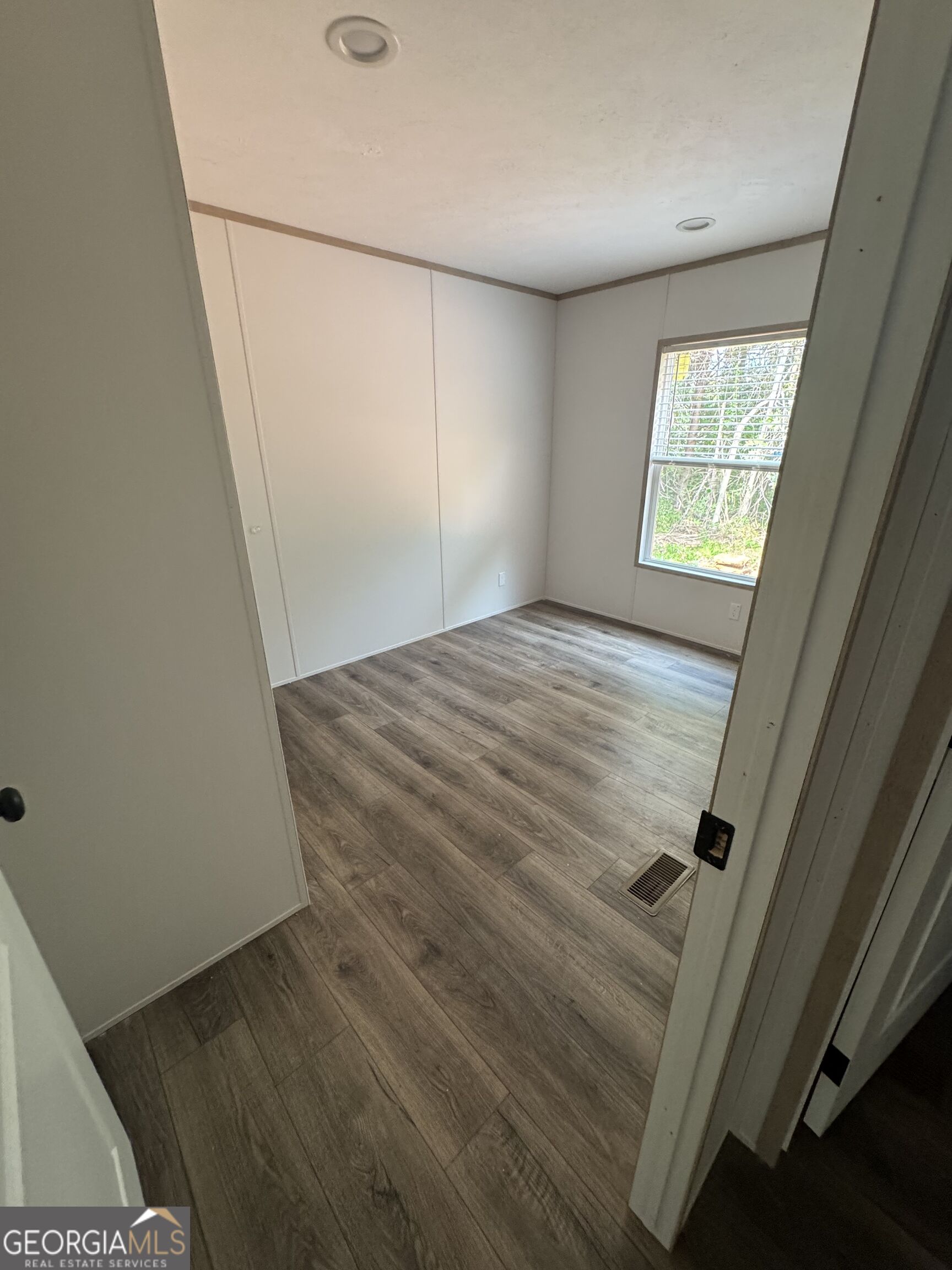 2037 Defore Road Toccoa, GA 30577 - Photo 9 of 11 Gallery Image 9