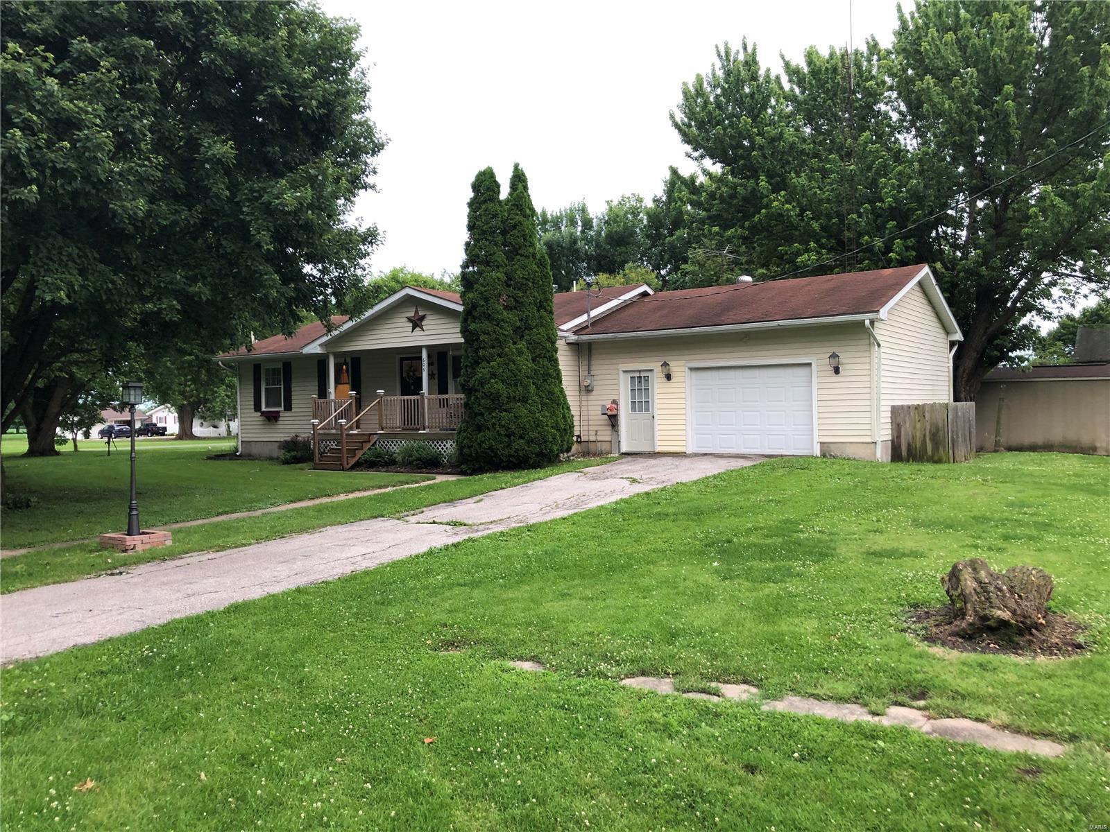 606 Madison Street Kane, IL 62054 - Photo 1 of 45