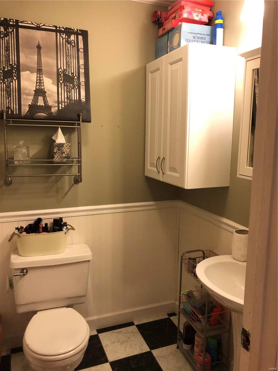 606 Madison Street Kane, IL 62054 - Photo 18 of 45