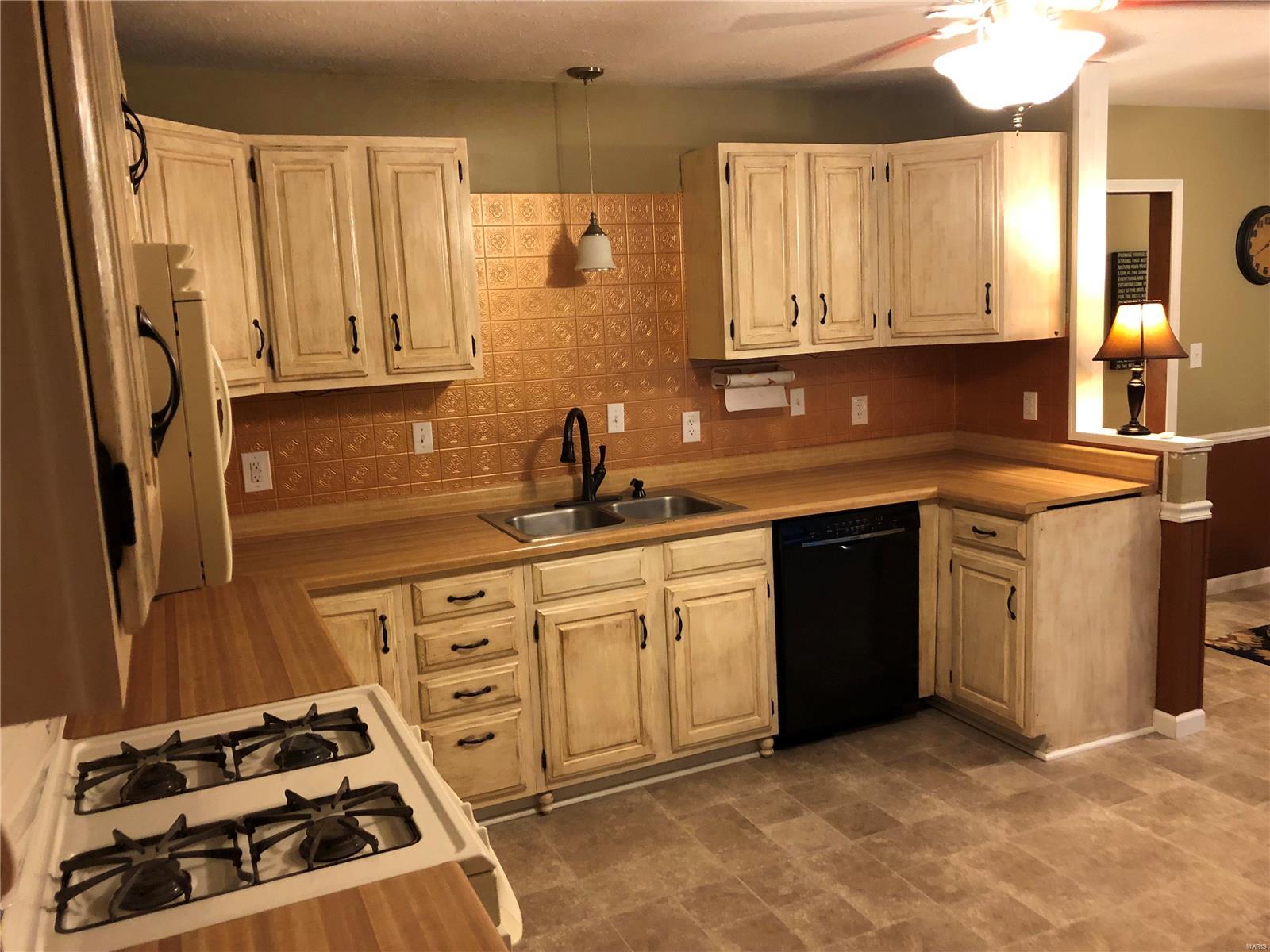 606 Madison Street Kane, IL 62054 - Photo 20 of 45