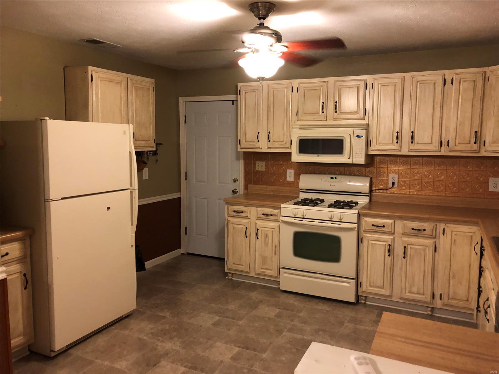 606 Madison Street Kane, IL 62054 - Photo 21 of 45