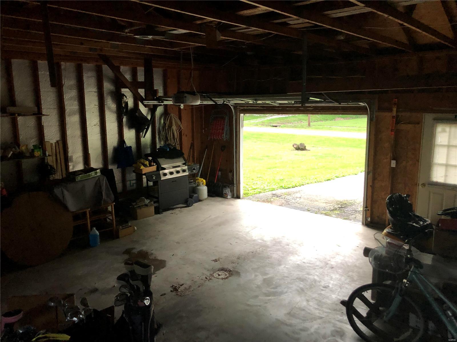 606 Madison Street Kane, IL 62054 - Photo 33 of 45