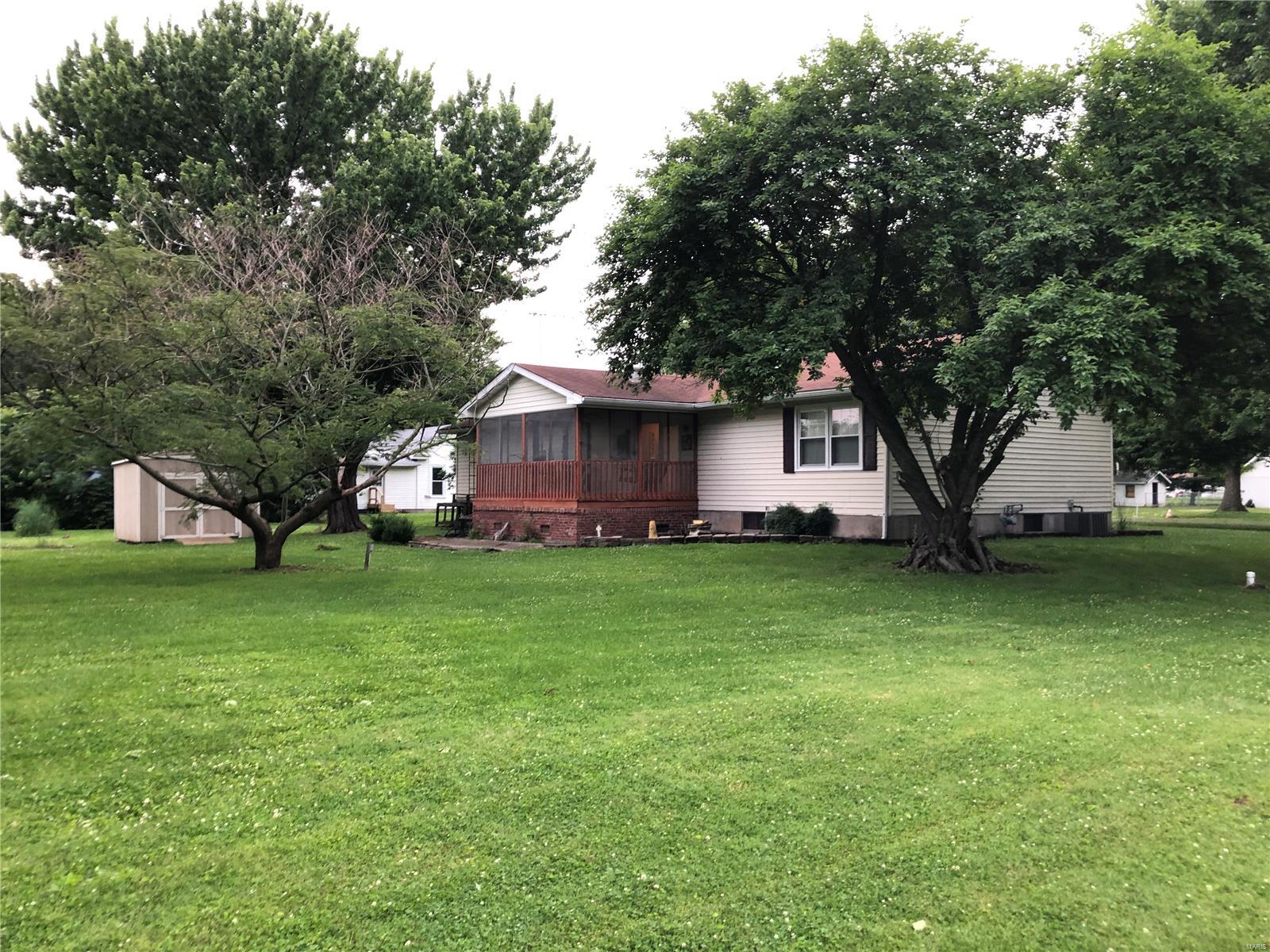 606 Madison Street Kane, IL 62054 - Photo 6 of 45