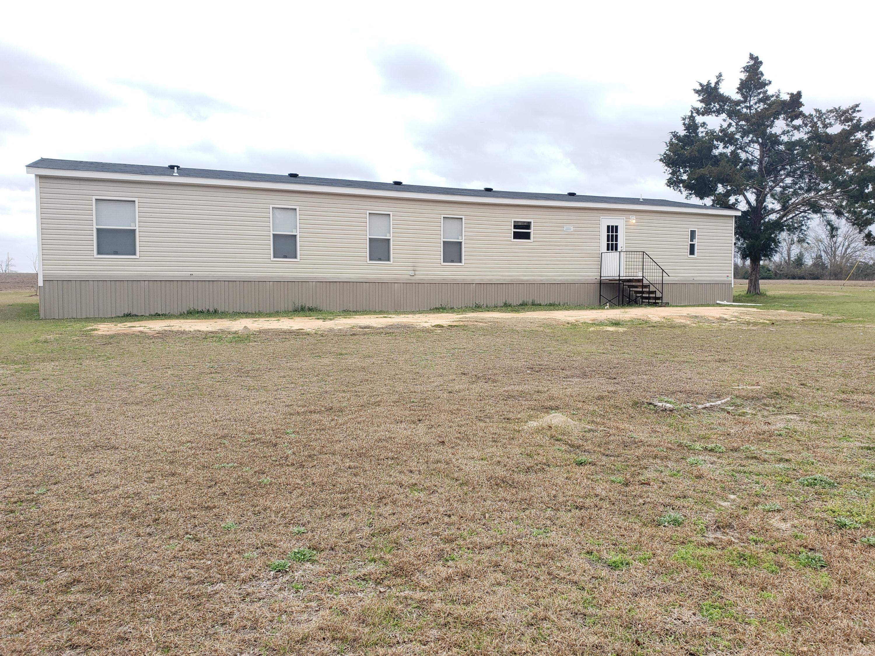 5645 Banner Road Malone, FL 32445 - Photo 5 of 33