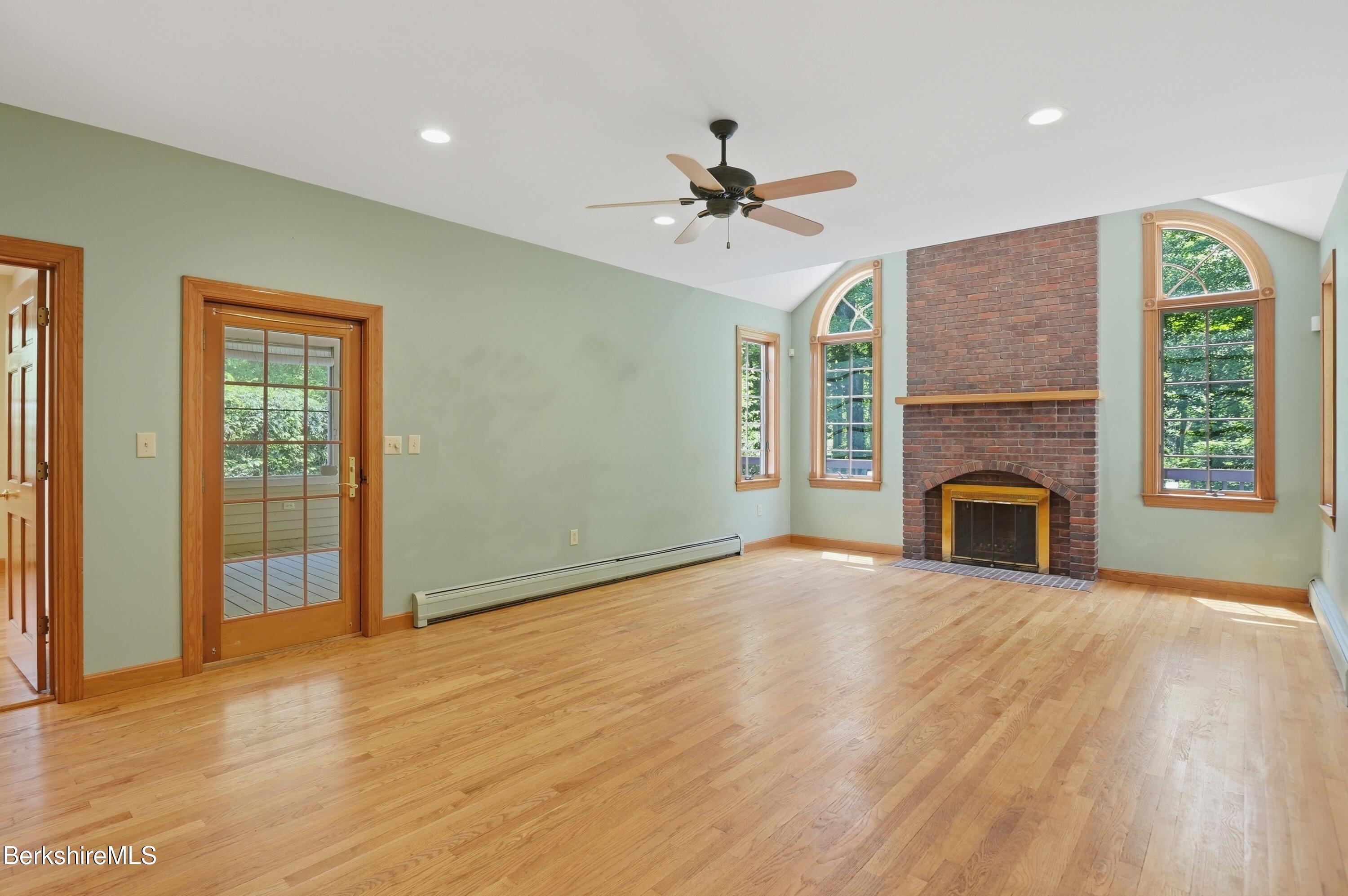 36 Meadow Ridge Drive Pittsfield, MA 01201 - Photo 14 of 54 dsc08502