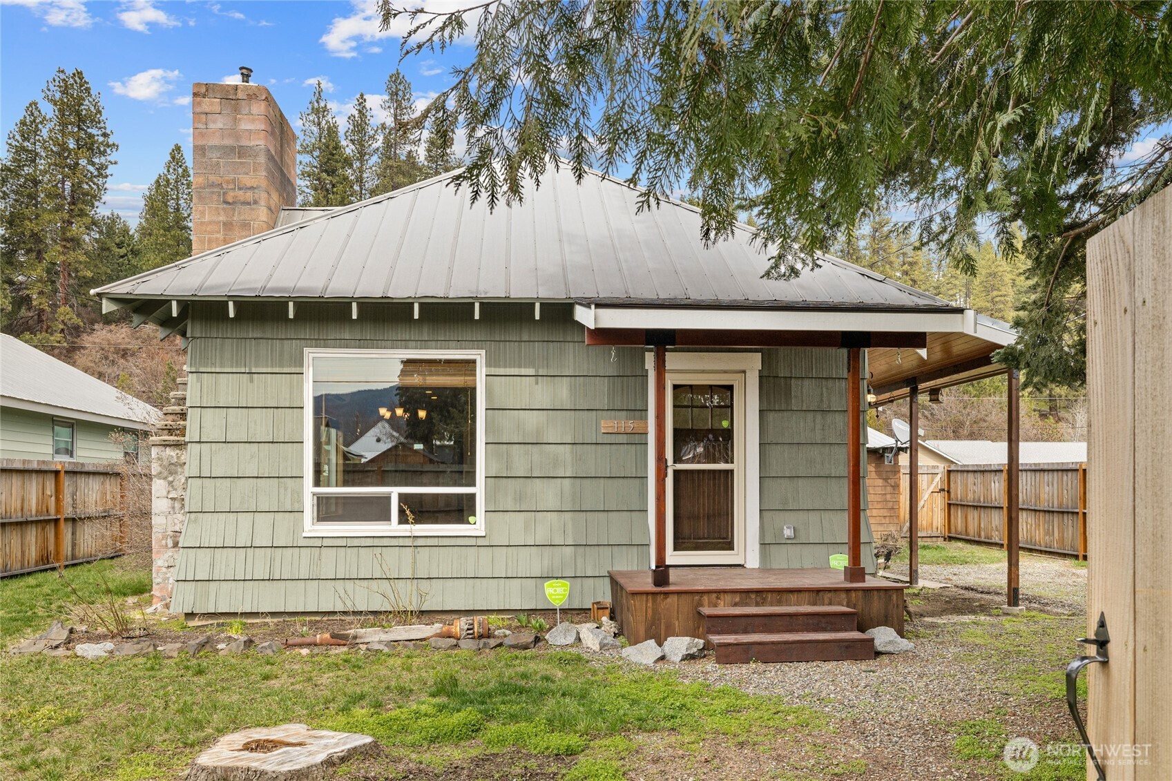 115 East 3rd Street Cle Elum, WA 98922 - Photo 2 of 38