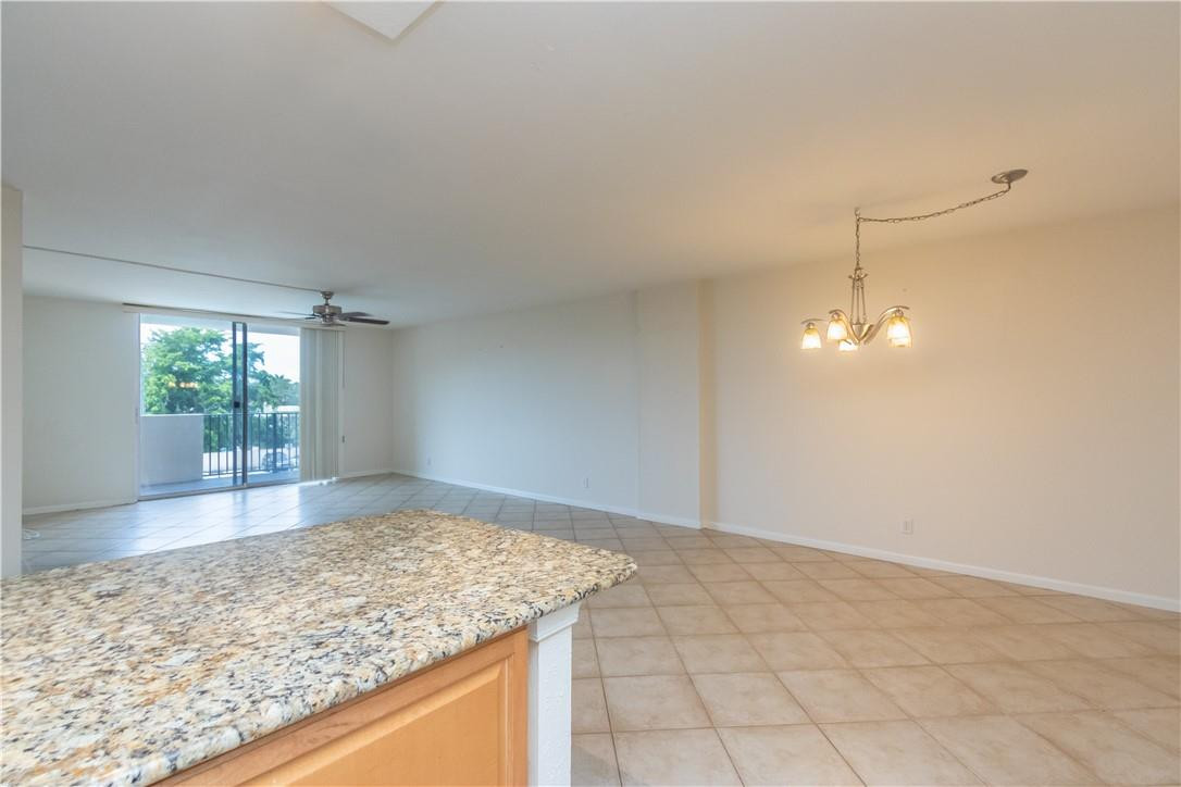 1000 Spanish River Road, Unit 3U Boca Raton, FL 33432 - Photo 17 of 28 Photo 17
