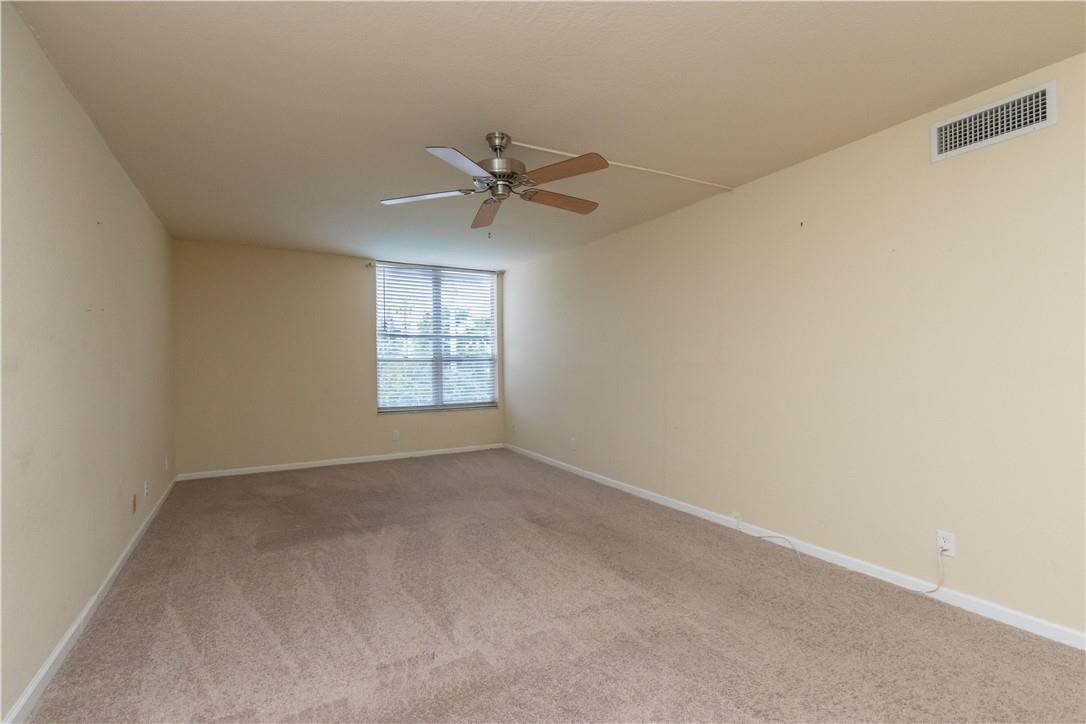 1000 Spanish River Road, Unit 3U Boca Raton, FL 33432 - Photo 20 of 28 Extremely large Master bedroom 25x11