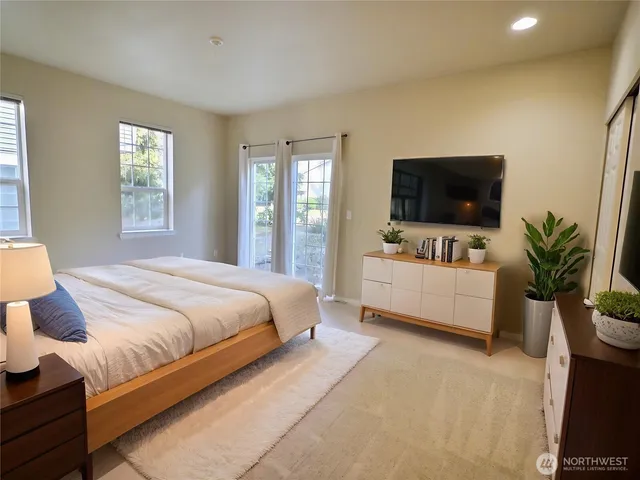 $3,275 | 18652 Northeast 55th Way, Redmond, WA 98052