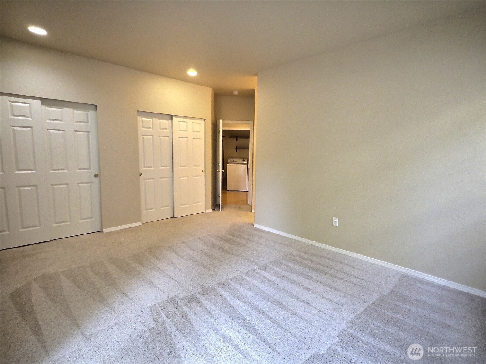 18652 Northeast 55th Way Redmond, WA 98052 - Photo 14 of 37