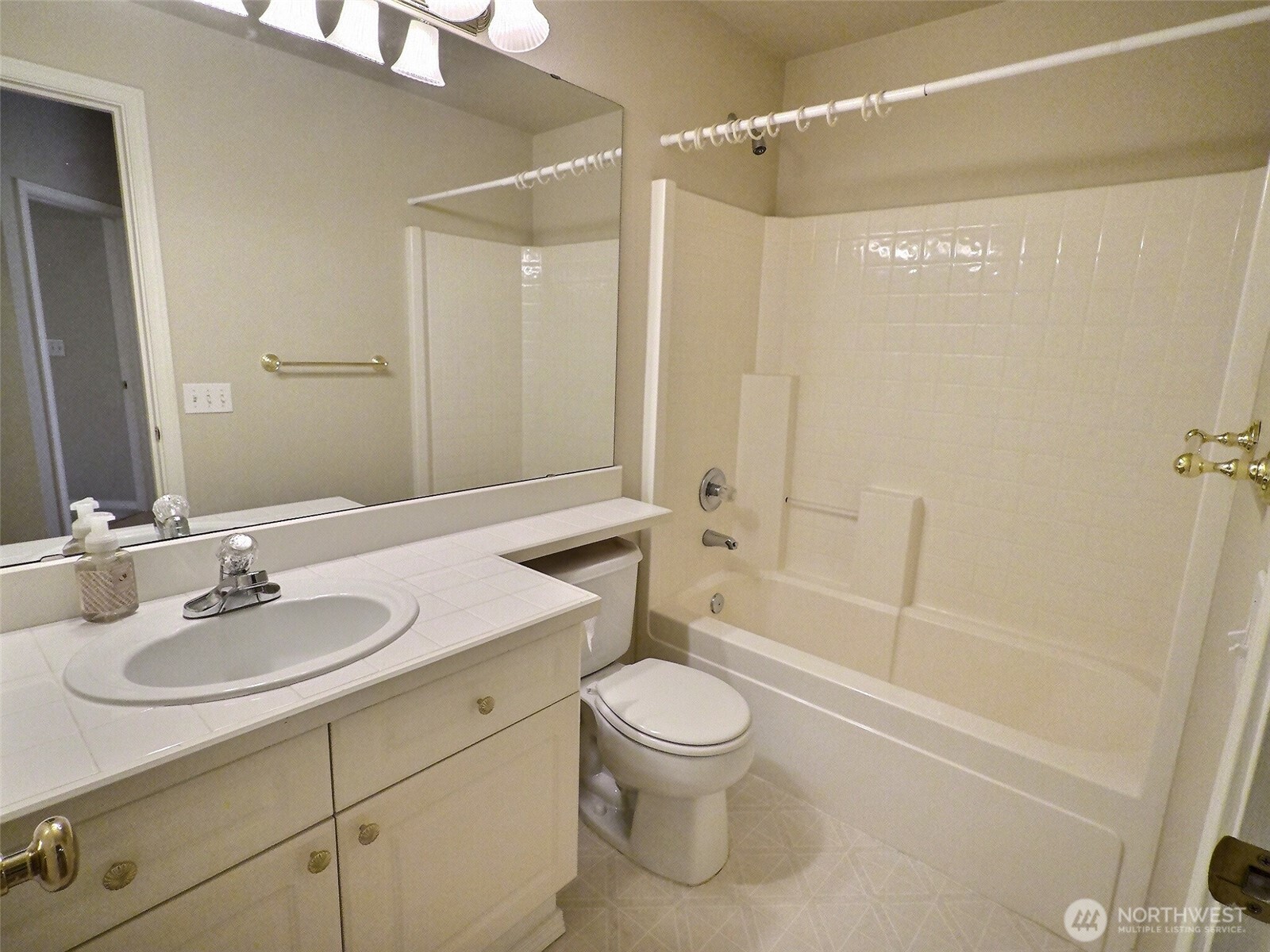 18652 Northeast 55th Way Redmond, WA 98052 - Photo 21 of 37