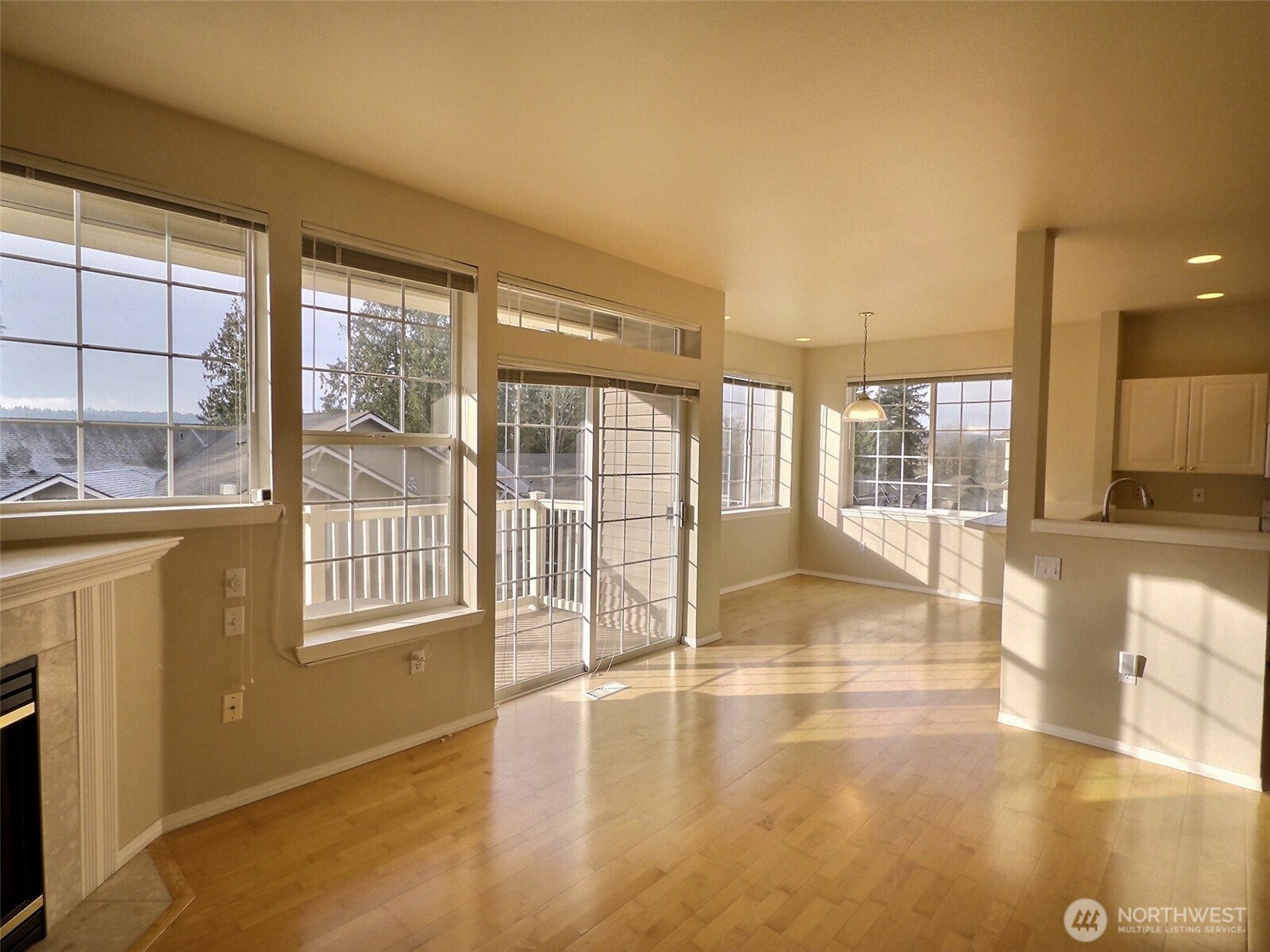 18652 Northeast 55th Way Redmond, WA 98052 - Photo 31 of 37