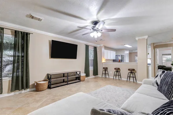 $2,200 | 822 Autumn Point Lane, Spring, TX 77373