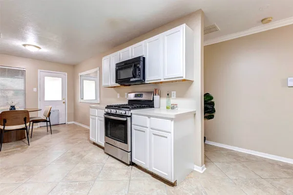 $2,200 | 822 Autumn Point Lane, Spring, TX 77373