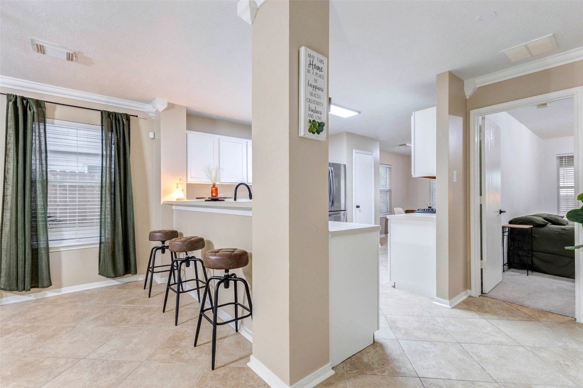 822 Autumn Point Lane Spring, TX 77373 - Photo 10 of 26 Breakfast bar