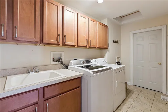 $389,900 | 16815 Crystal Court, Tinley Park, IL 60477