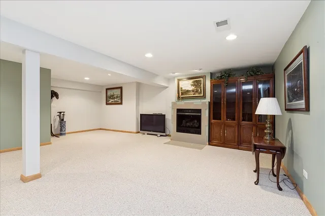 $389,900 | 16815 Crystal Court, Tinley Park, IL 60477